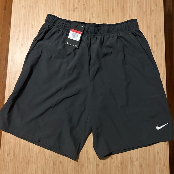 Nike Dri-FIT Men's athletic Training Shorte - Picture 1 of 4